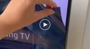 The woman removed the “protective” film from the TV screen and broke it