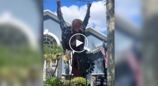 Жуткая кукла на Хэллоуин