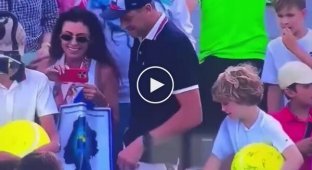An adult man stole a child's cap of tennis player Kamil Majchrakh at the US Open
