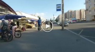 В Петербурге мужчина на моноколесе сбил четырёхлетнего мальчика
