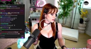 A streamer showed off her slave during a broadcast