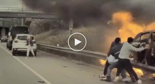 Drivers rescue a man from a burning car in Minnesota