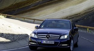 Фото обновленного Mercedes C-class 2011 (56 фото)