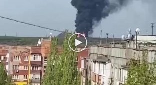 Сообщается, что в районе Макеевки Донецкой области горит нефтебаза