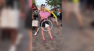Необычный фокус с воздушным шариком