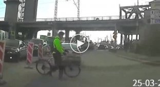 The eternal war between cyclists and motorists