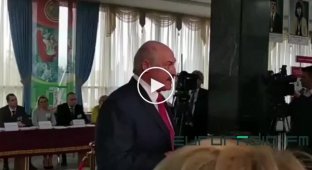 Александр Лукашенко назвал наблюдателя за выборами мудаком