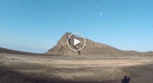 Словно прогулка по Марсу Невероятные 11 дней человека на новом острове образовавшемся после вулкана