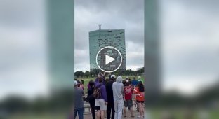 A skyscraper in Louisiana was demolished after a hurricane