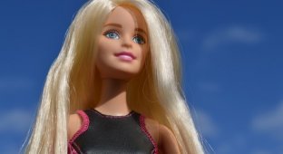 Barbie doll is 65 years old - what she would look like in reality (4 photos)