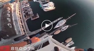 Прыжок в воду с 40-метровой высоты 