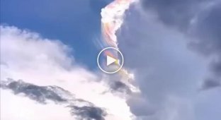 Видео с редким радужным облаком «Пилеус»