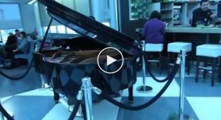 Пианист в аэропорту