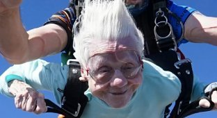 An American granny jumped with a parachute at the age of 104, automatically becoming the oldest skydiver in the world (2 photos + 1 video)