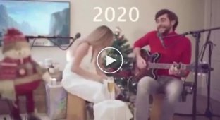 Проводила 2020 с огоньком. Волосы певицы загорелись от свечи, пока она исполняла рождественский хит