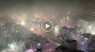 Фейерверки во вьетнамском городе Тханьхоа
