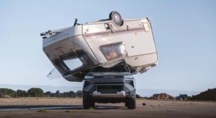 Toyota позаимствовала из Top Gear суровый метод проверки автомобиля на прочность (4 фото + 1 видео)