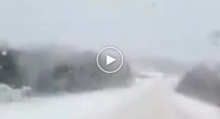 Польський водій радіє зимі