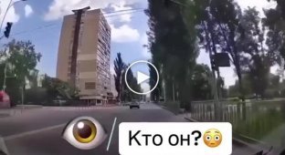 Пішохід, який шукає Сару Коннор