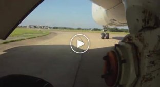 Классное видео взлета и посадки с камеры прикрепленной к шасси