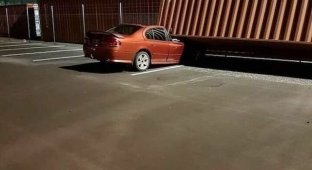 Unexpected and strange car accidents (20 photos)