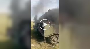 Російський ЗРК Тор-М2 догоряє після атаки дрону на Херсонщині