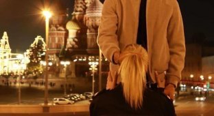 Суд рассмотрел дело таджикского блогера Руслана Бобиева, который вместе с подругой Анастасией Чистовой сделал фото с секс-подтекстом на фоне храма Василия Блаженного (2 фото)