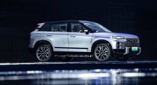 Chinese crossover Chery TJ-1 with acceleration to hundreds in 4.26 seconds (3 photos)