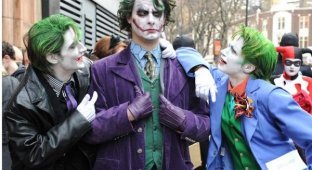 Бэтмен Жив: костюмированные претенденты на роль в шоу (19 фото)
