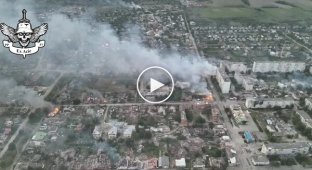 Ukrainian aviation drops bombs on buildings housing Russian military personnel in Volchansk, Kharkov region