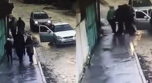 Кавказская пленница: в Хасавюрте мужчина помешал похищению девушки (5 фото + 1 видео)