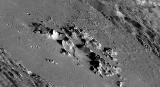 Кратер Абедін: вулканічна загадка Меркурія (4 фото)