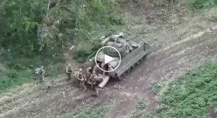 Ukrainian military, with the support of the M2A2 Bradley infantry fighting vehicle, storm Russian positions in the Donetsk region