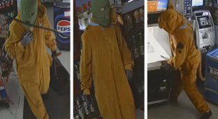 A thief dressed as Scooby-Doo robbed a store (2 photos + 1 video)