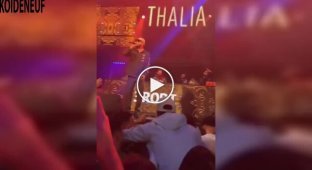 Репер скинув фаната зі сцени під час концерту в Роттердамі