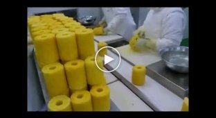 Pineapple cutting on a conveyor line