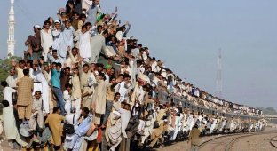  Поезда в Пакистане (10 фото)