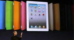Стив Джобс представил новый iPad 2 (10 фото)