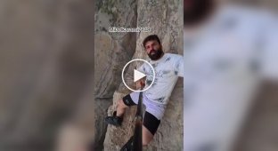 Rollerblading in the rocky Zagros Mountains: extreme video