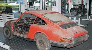 После трех лет реставрации Porsche покажет старейший из 911-х (22 фото)