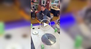 Необычная подача блюда в Китае
