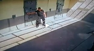 В'язні взяли охоронця до заручників