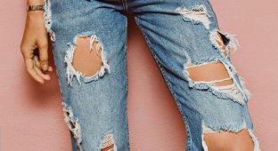 Почему не стоит носить дырявые джинсы в жару (18 фото)