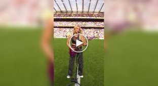 This is what your mother does: a girl with a guitar and a pipe