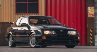 Ford Sierra Cosworth 1987 sold under the hammer for 715 thousand dollars (9 photos)