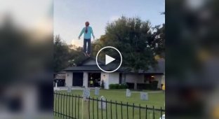 Оригинальное украшение участка на Хэллоуин