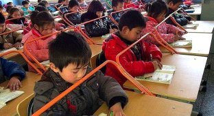 Как в школах Китая учат детей осанку держать (5 фото)