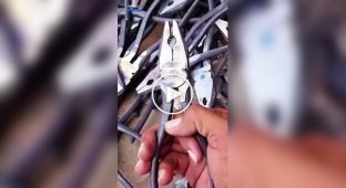 This is how pliers are made in Pakistan