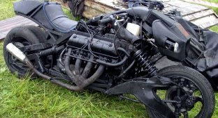 Чудо-мотоцикл «ВОЙНА-5000» (10 фото)