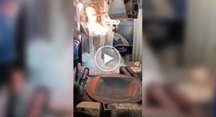 The magic of fire and glass. Amazing process of creating glass products